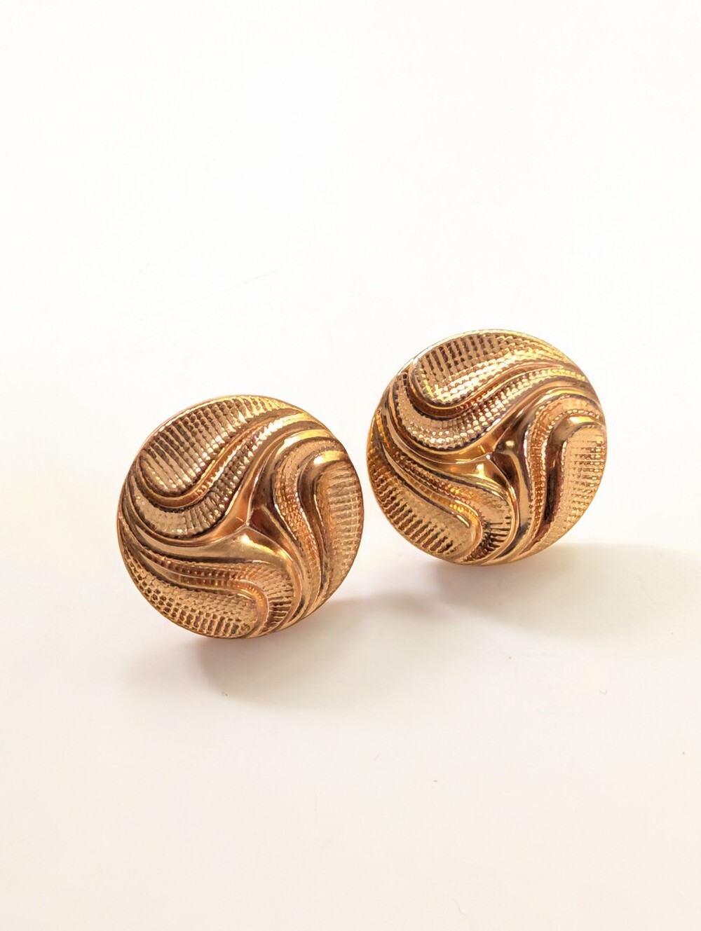 Vintage Gold Tone Button Style Mobwife Retro Swirl Classic Post Earrings